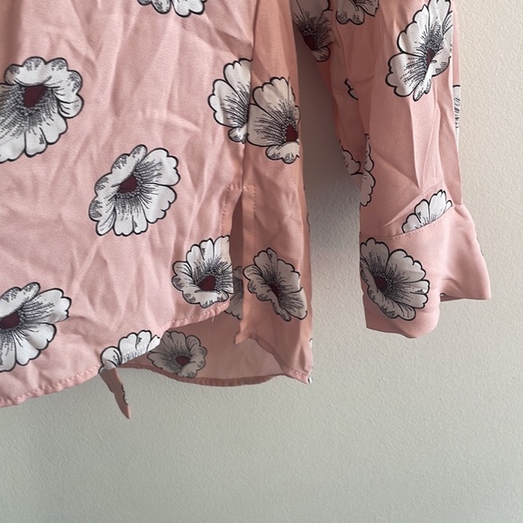 Ann Taylor Blush/Pink Floral Button Down Blouse with Neck Tie Size Medium - Picture 6 of 8